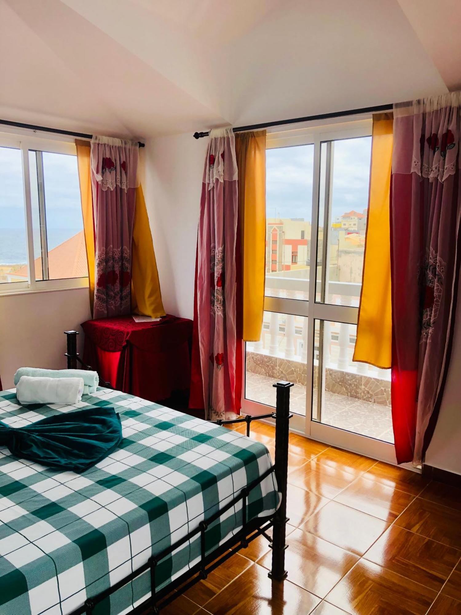 Casa Bb&Djassi Hotel Понта до Сол Екстериор снимка